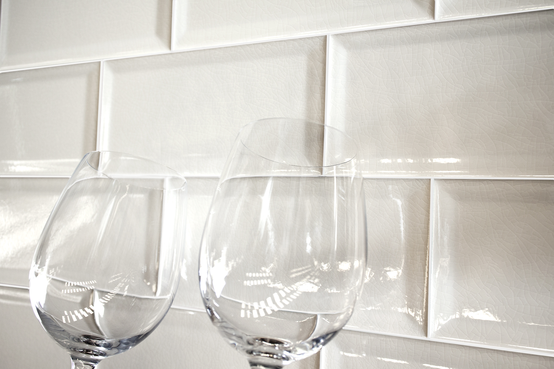 Metro Fliese Craquelé Krakelee antik weiß glänzend Facettenfliese